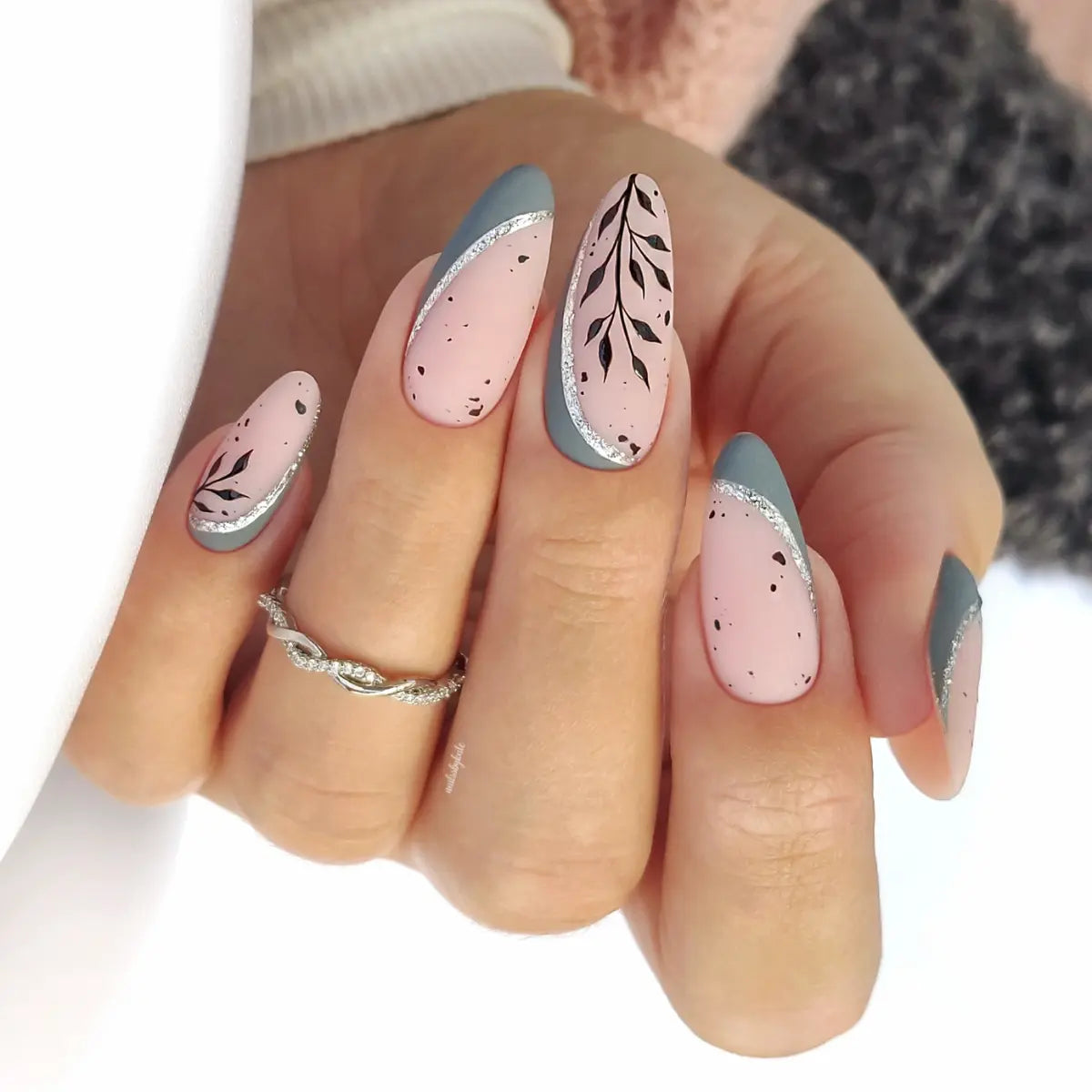 Yoshi Skyscraper 423 Gel Polish 6ml
