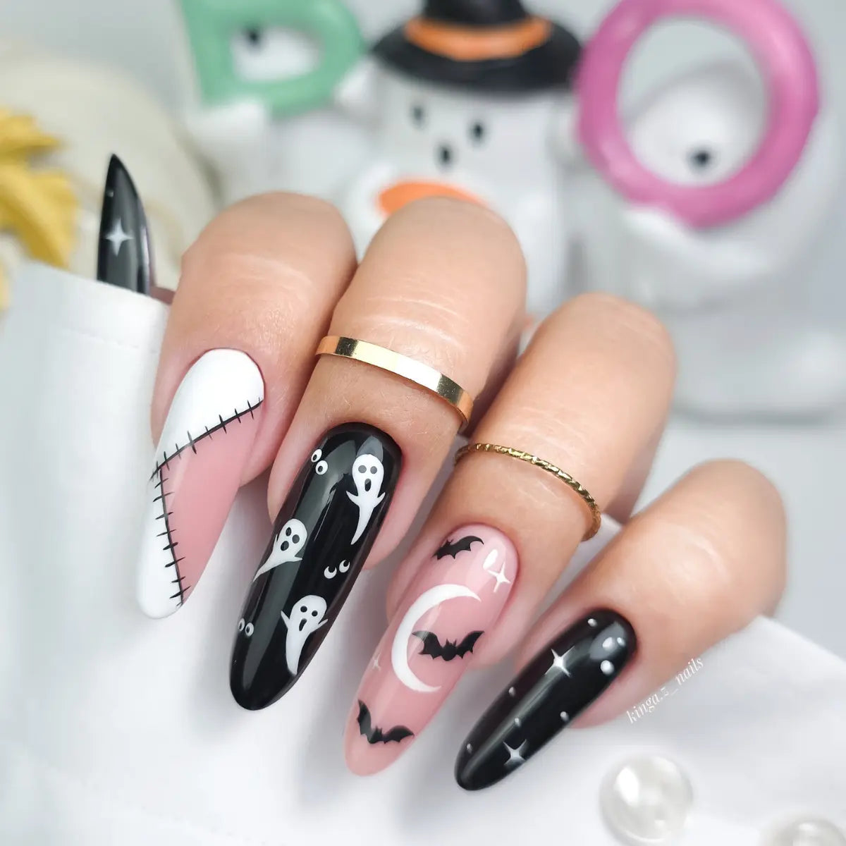 Yoshi Woman In Black 605 Gel Polish 6ml