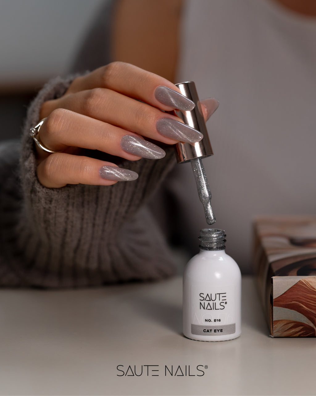 Saute Nails Cat Eye Effect Gel Polish E16 - Silver Grey 8ml